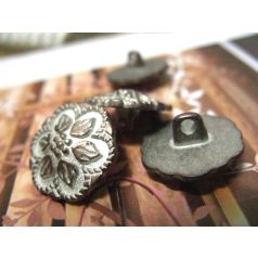Antique finish metal button 