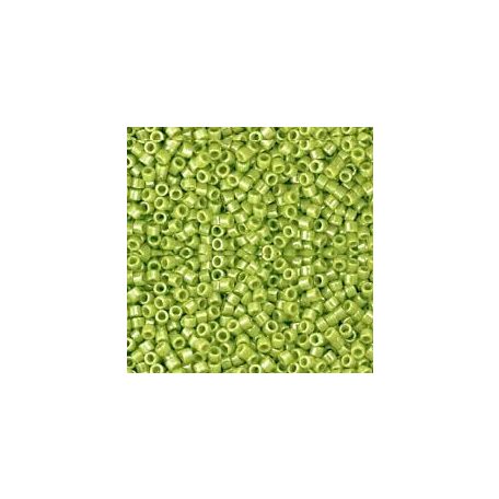 Toho Treasure 11/0 - Opaque Lustered Sour Apple - #131 - 5 gr