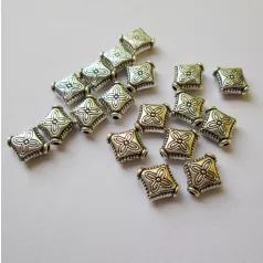Fémgyöngy  - 10x9 mm - antik ezüst rombusz