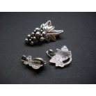 Szőlőfürt ékszerkapocs - antik ezüst