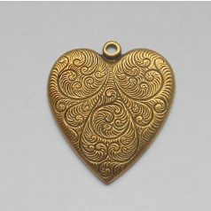 Sárgaréz  szív veret - 28 x 24 mm - 1 db