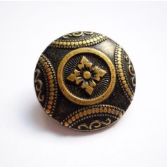 Antique finish metal button 