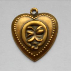 Sárgaréz  szív veret - 30 x 25 mm - 1 db